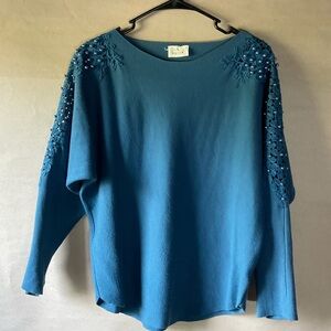 Ember sweater. Embellished. Pearls. Blue. Size L.